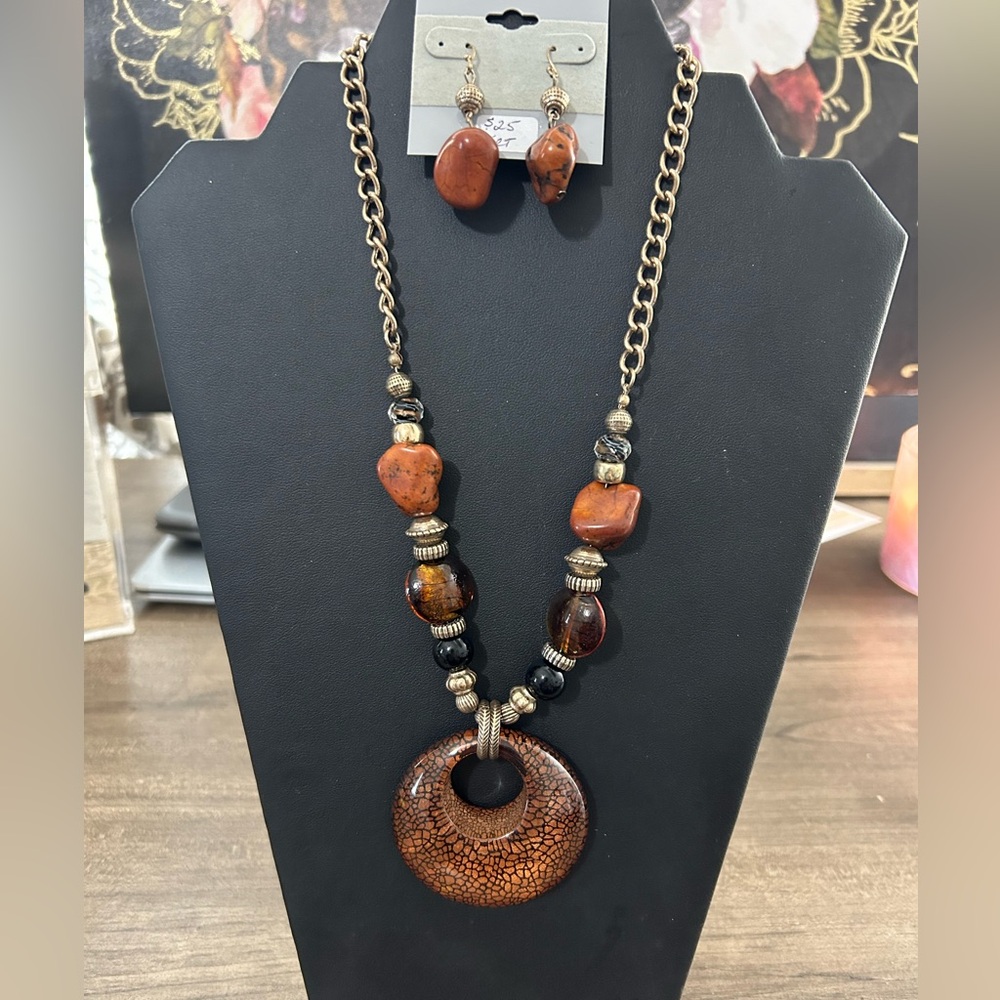 NWT necklace and earrings set